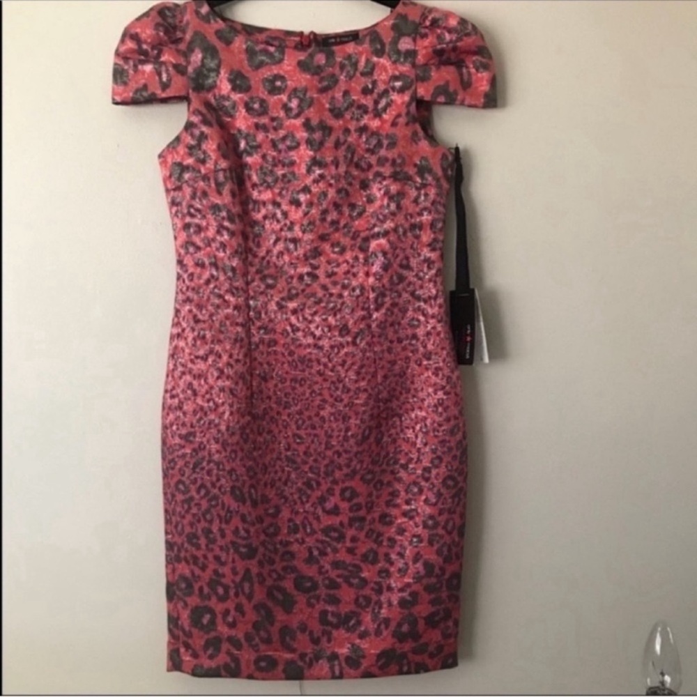 STUNNING Animal Print Metallic Red & Pink Dress
Size 0 - Picture 3 of 9